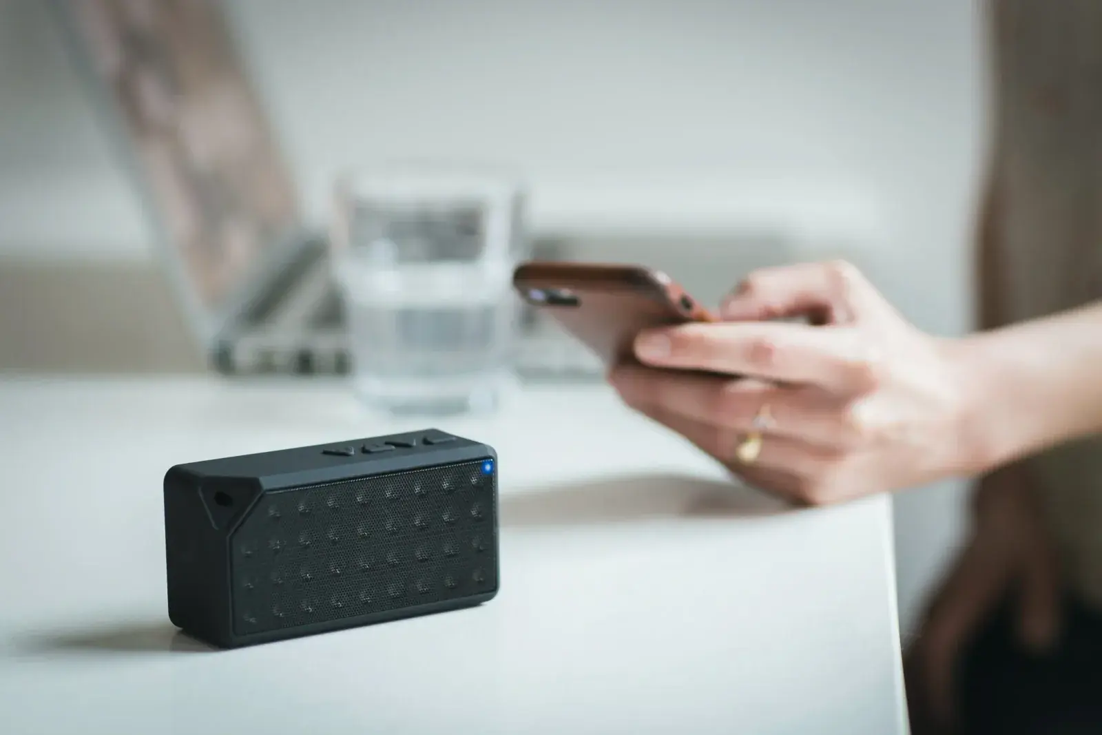 Bluetooth-Lautsprecher: Reichweite, Akkulaufzeit, IP-Schutzart und warum der Ton komprimiert ankommt