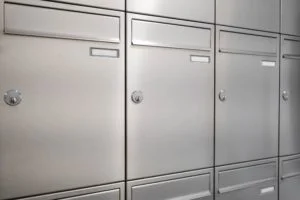Briefkastenanlage aus Edelstahl