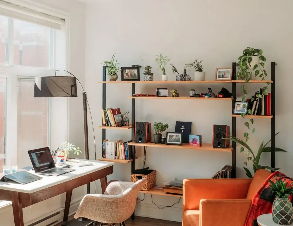 Bücherregal aus einer alten Leiter bauen und die Traglast realistisch einschätzen