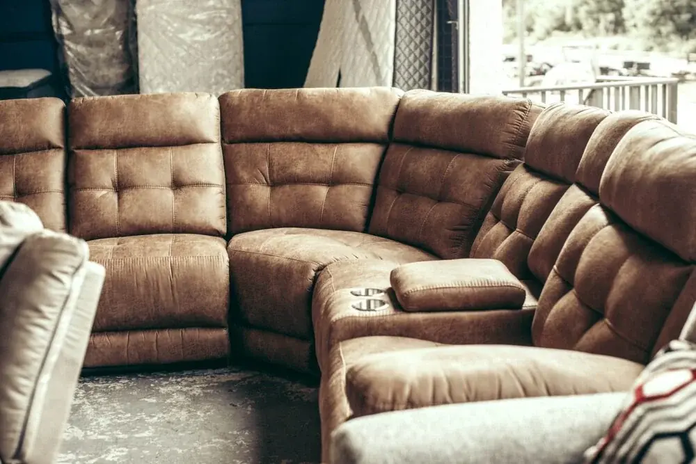 Sofa aus Matratzen bauen und vorher ehrlich prüfen, ob die Matratze taugt