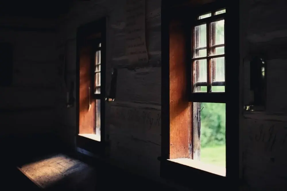 Innenfensterbank aus Holz: Material, Einbau und der Fehler mit der Tiefe