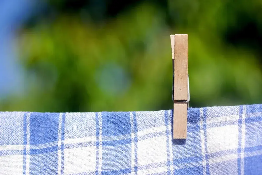 Geschirrtuchhalter: Warum ein Tuch nur trocknet, wenn Luft drankommt