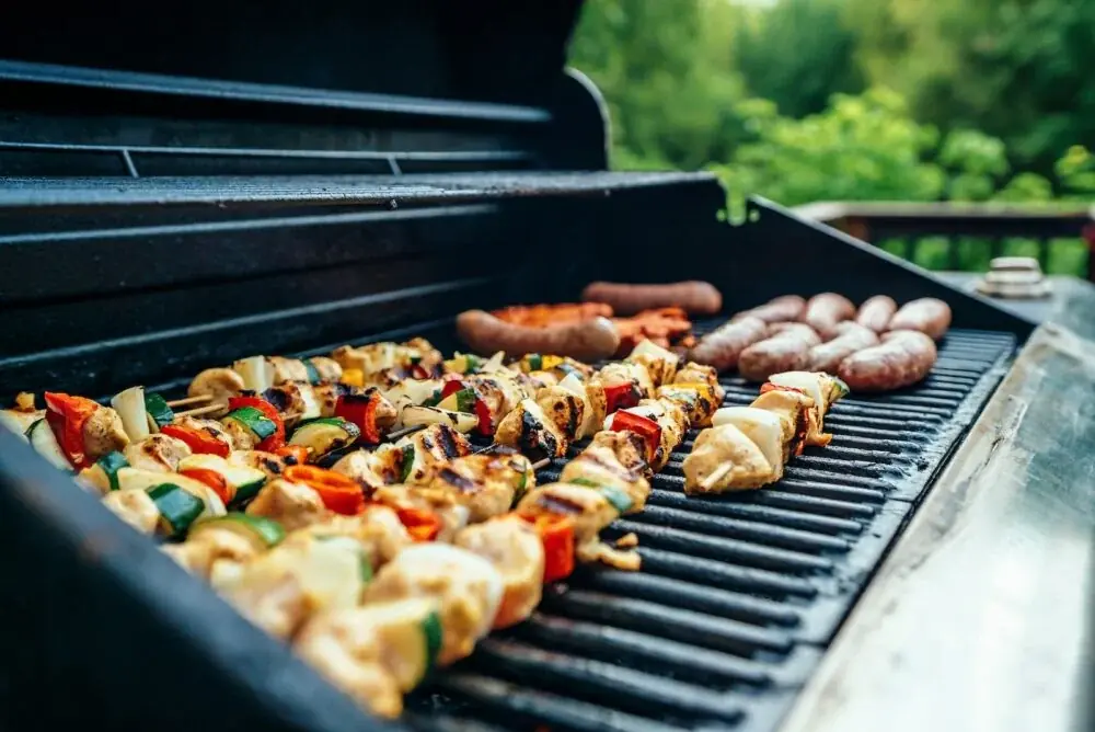 Grillplatz aus alten Steinen: Abstände, Untergrund und die Steinwahl
