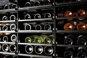 Regalsysteme im Vergleich: Schiene, Steck, Schraub oder Modul