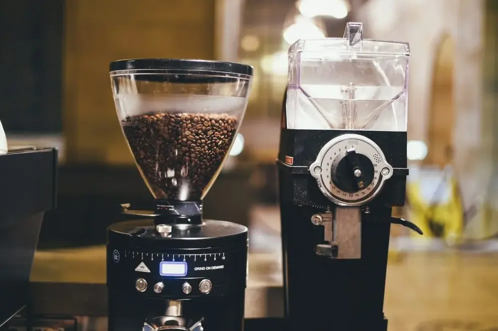 Elektrische Kaffeemühle mahlt nicht mehr: Fehler eingrenzen, ohne das Gehäuse zu öffnen