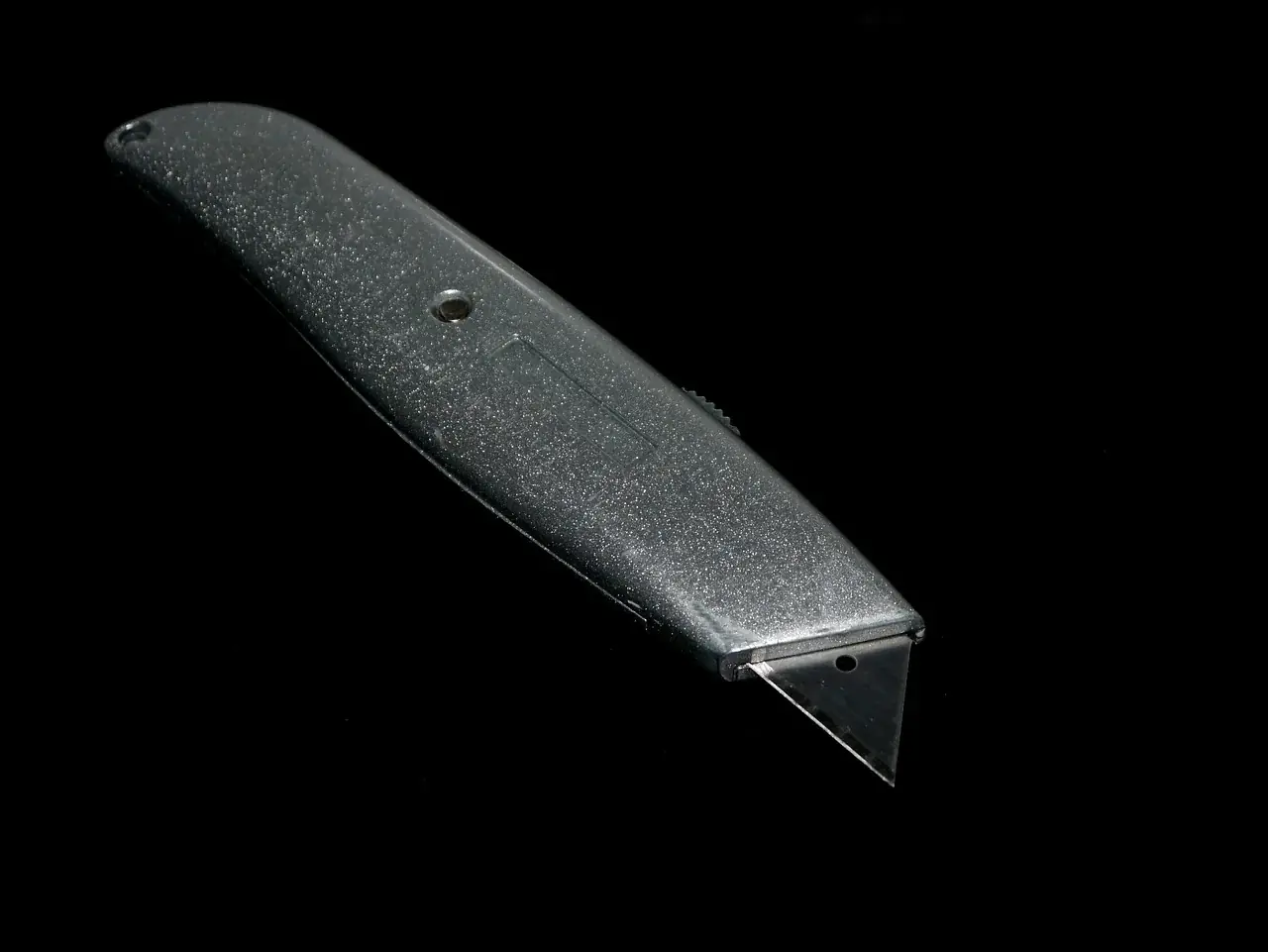 Teppichmesser sicher benutzen: Klingenarten, Sicherheitsmesser und Entsorgung